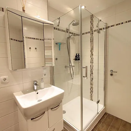 Elmi Komfortwohnung Mit Blick In - 2 Schlafzimmer - 2 Baeder - Inklusive Parkplatz - Inklusive Aufzug Apartmán