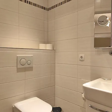 Elmi Komfortwohnung Mit Blick In - 2 Schlafzimmer - 2 Baeder - Inklusive Parkplatz - Inklusive Aufzug Apartmán