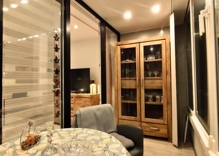 Апартаменты Fewo Elmi Komfortwohnung Mit Blick In Die Natur - 2 Schlafzimmer - 2 Baeder - Inklusive Parkplatz - Inklusive Aufzug *